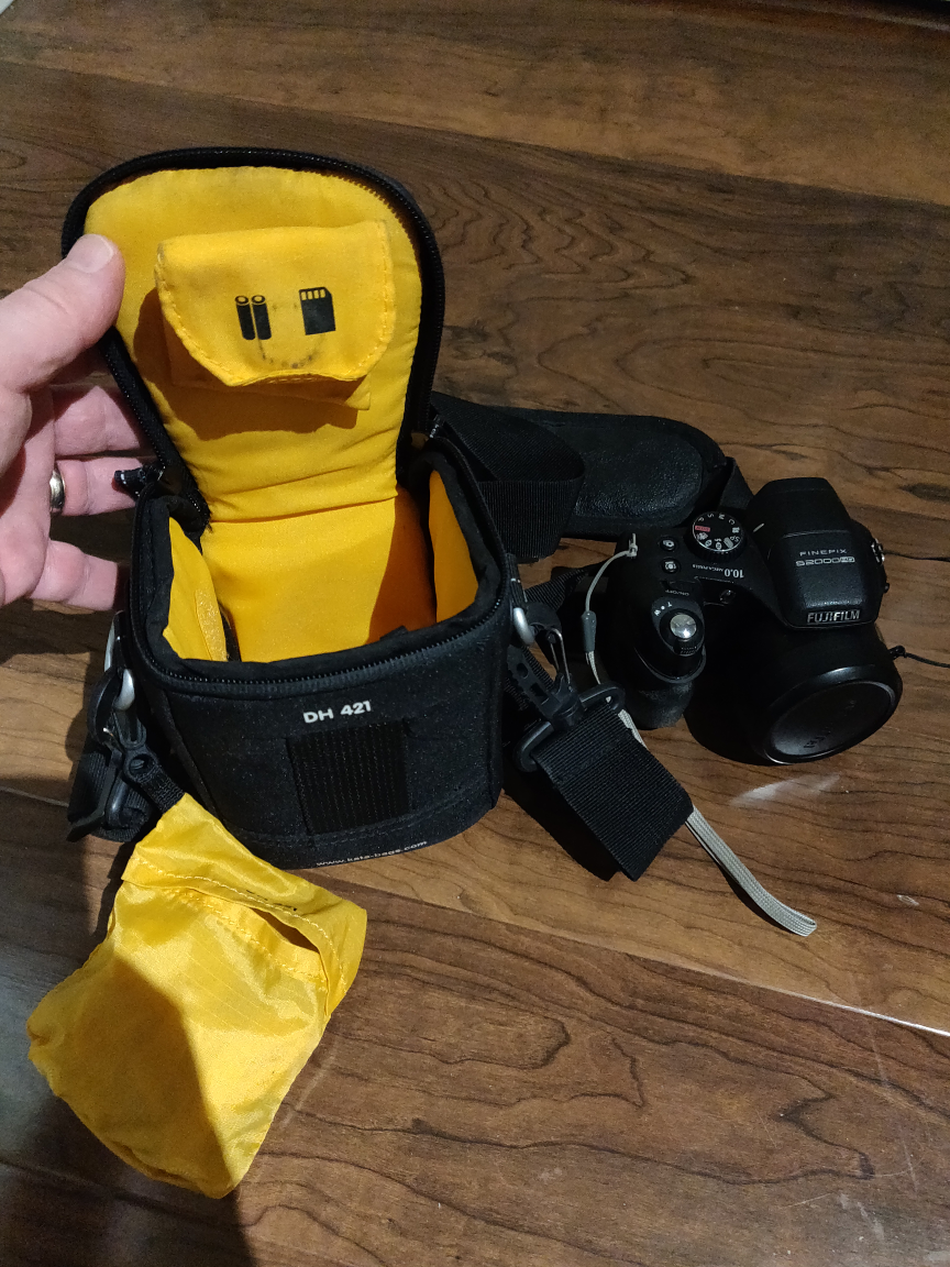Fujifilm S2000HD Digital Camera - photo 3
