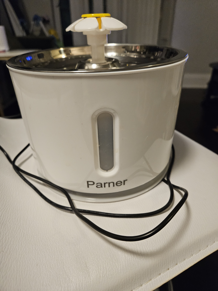 New Unused Pet Fountain image indicator(3)