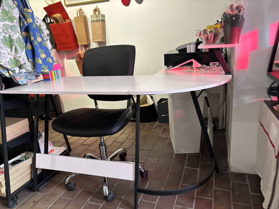 Gorgeous compact arched desk