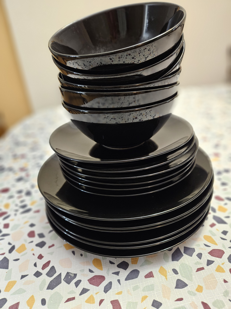 Set of 6 - Ikea Dishware