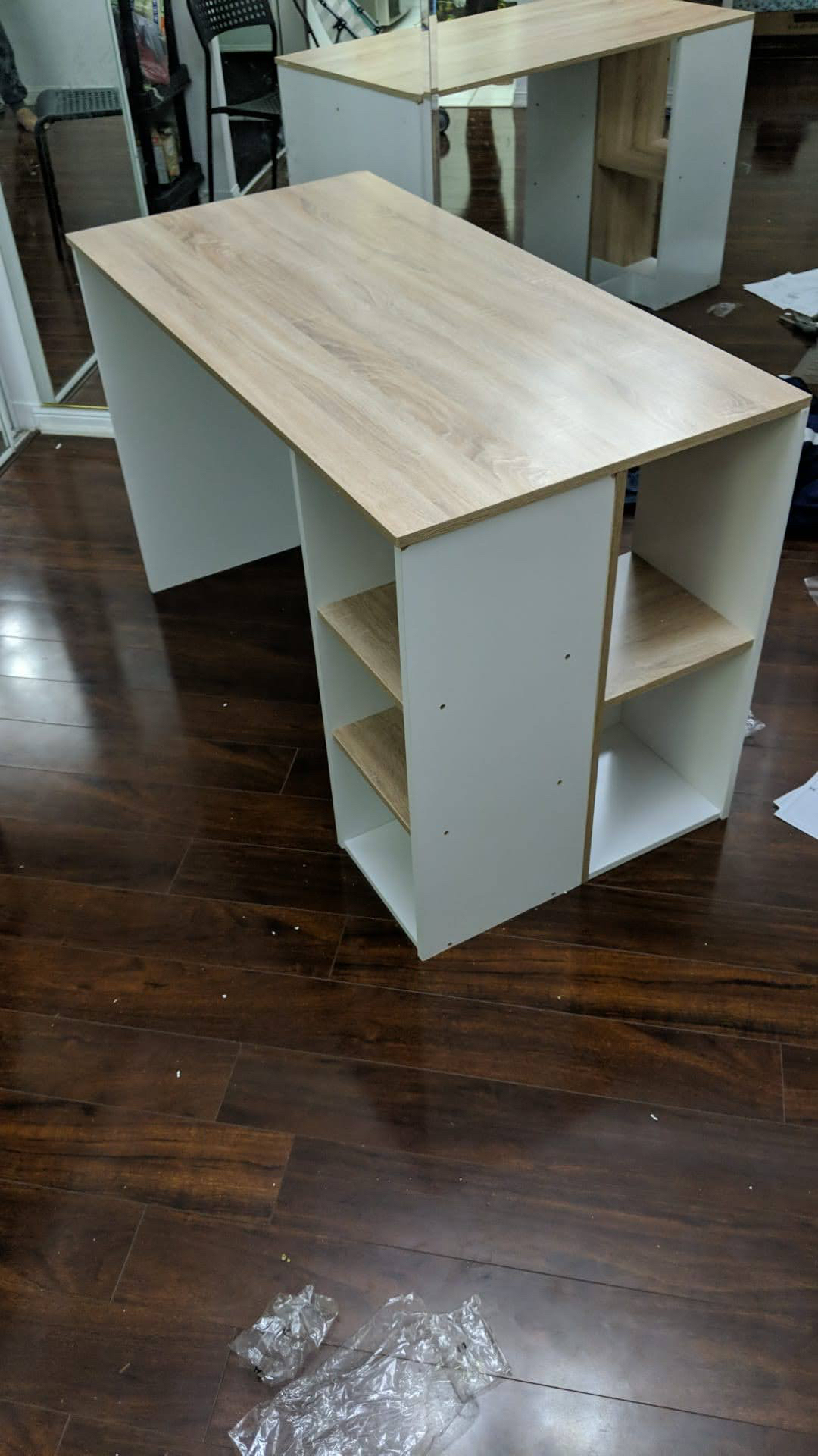 Office desk for free thumbnail