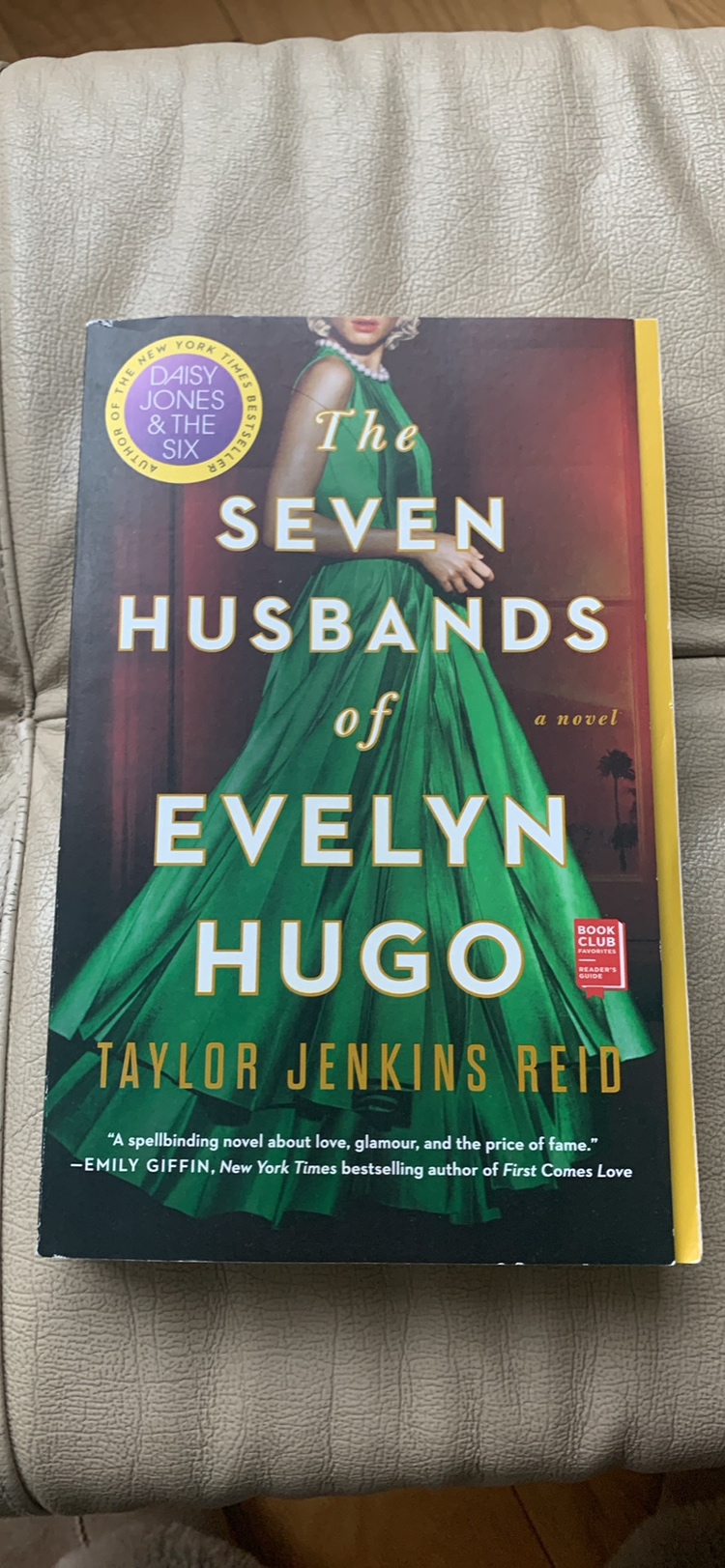 The Seven Husbands of Evelyn Hugo by Tara Jenkins Reid thumbnail