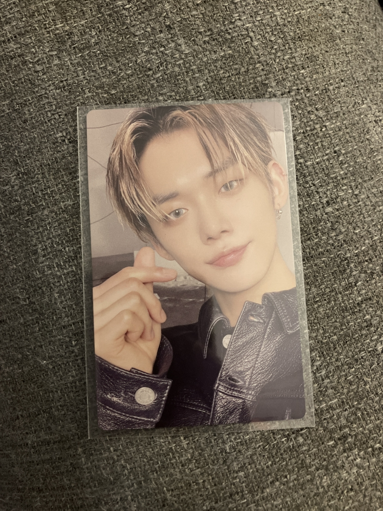 TXT - Yeonjun official photocard (thursday’s child jp ver album)
