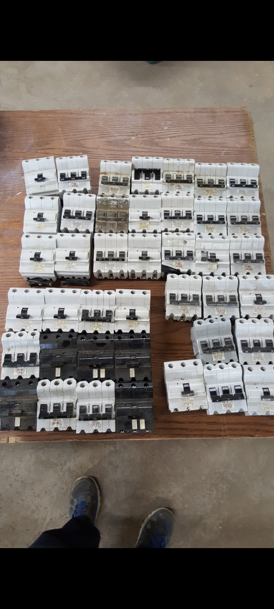 Various 1-2-3 pole breakers - photo 5