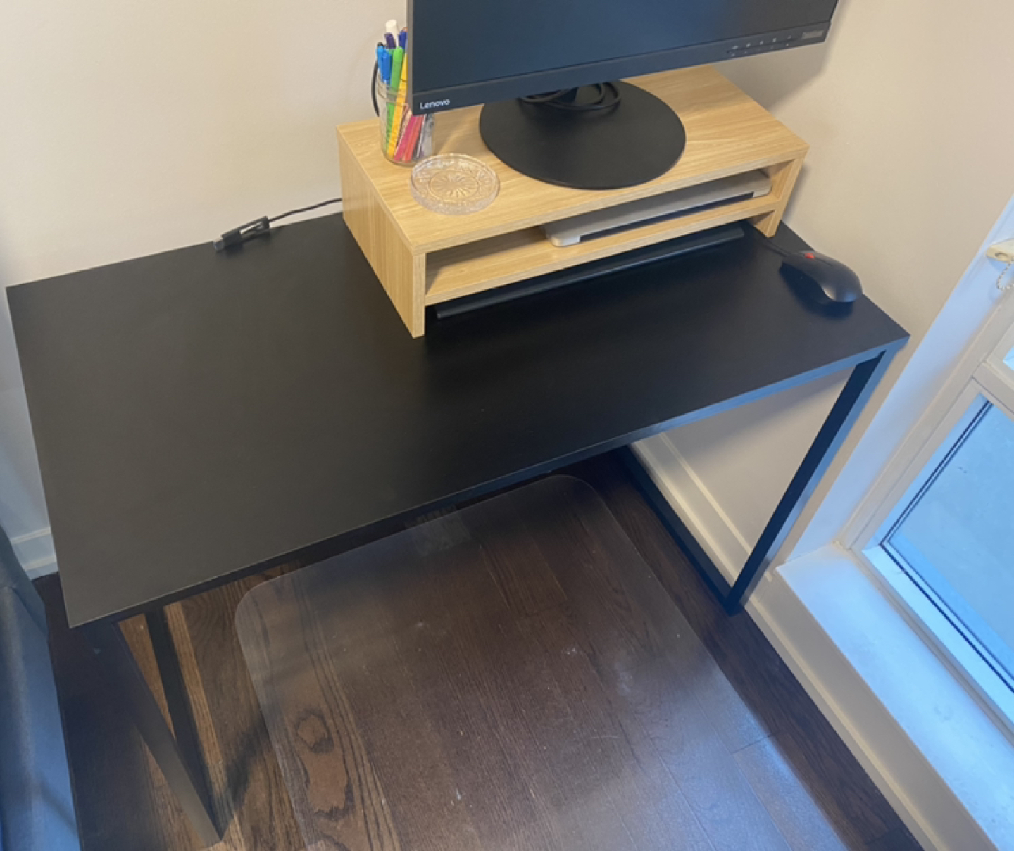 Desk - photo 2