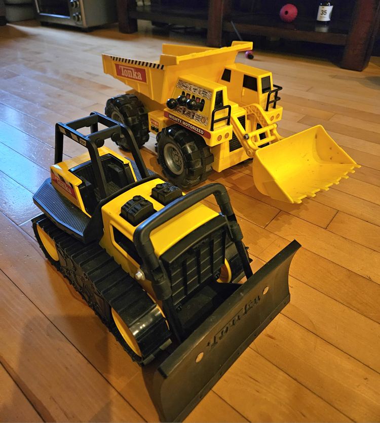 Set of two Tonka vehicles