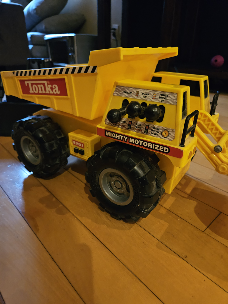 Set of two Tonka vehicles image indicator(2)