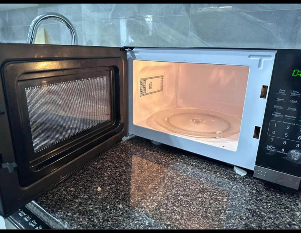 Microwave #SellingSpree - photo 2