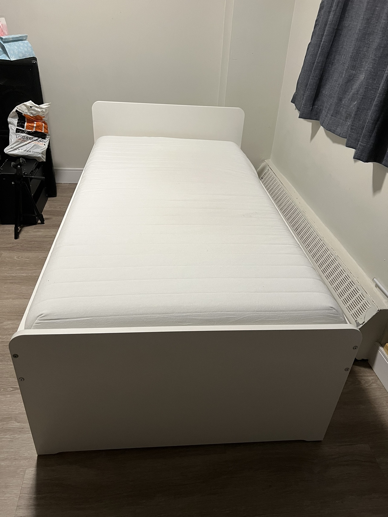 Ikea twin bed frame with mattress - photo 2