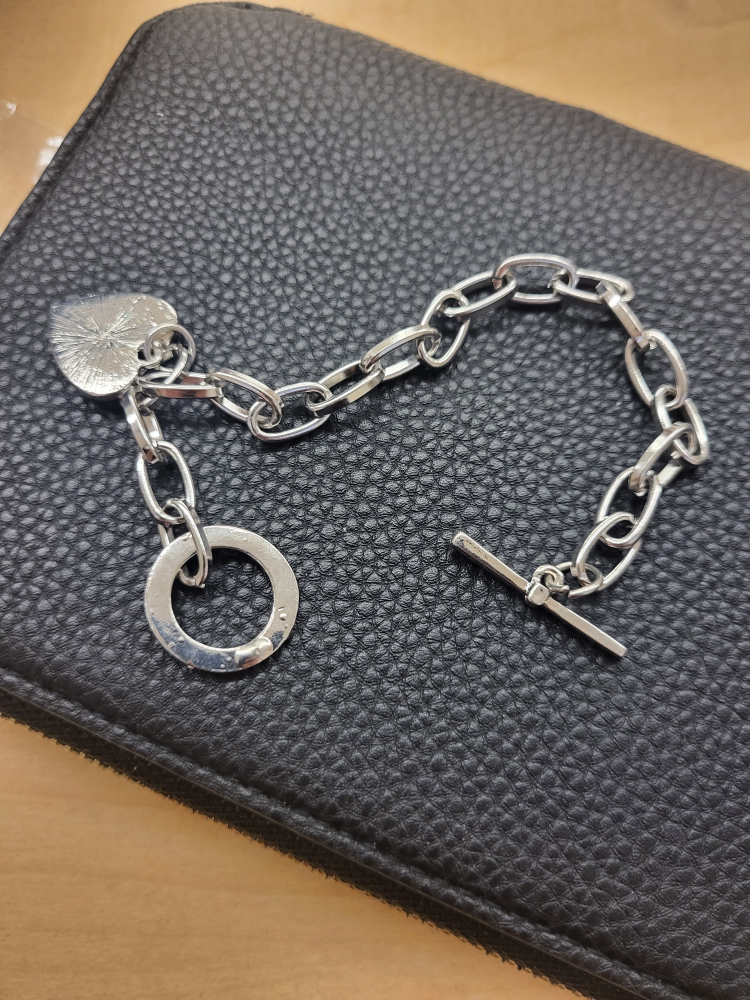 Michael Kors Silver Heart Bracelet image indicator(6)
