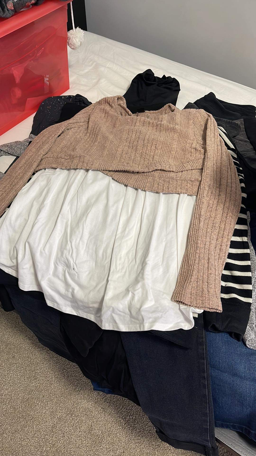 Maternity clothes M/L size - photo 5