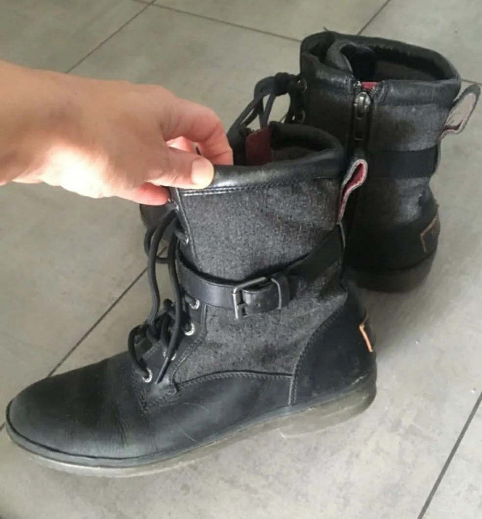 uggs winter boots size US 8 thumbnail