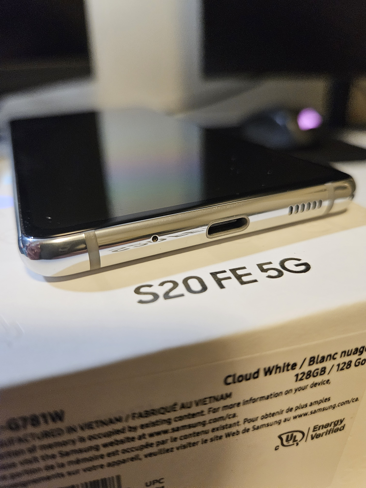 Samsung Galaxy S20 FE (5G) 128GB - photo 3
