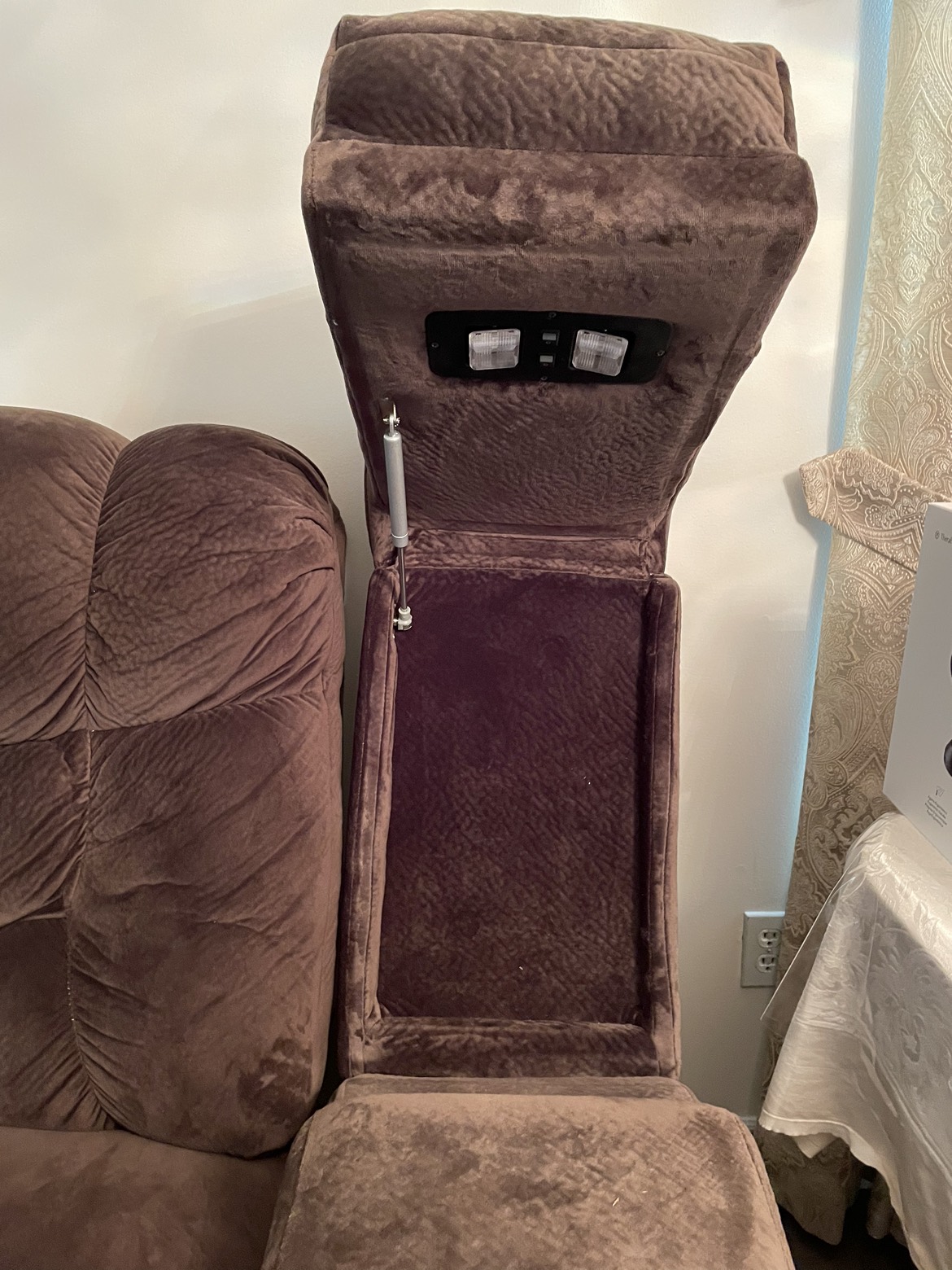 Sofa and recliner set - photo 5