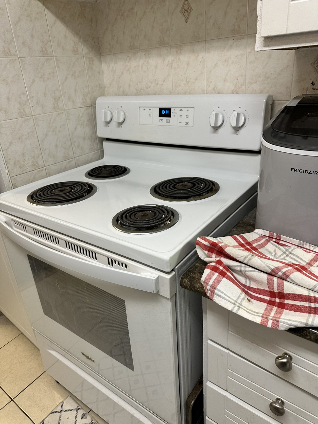 Whirlpool Electric Stove Range sale - photo 2