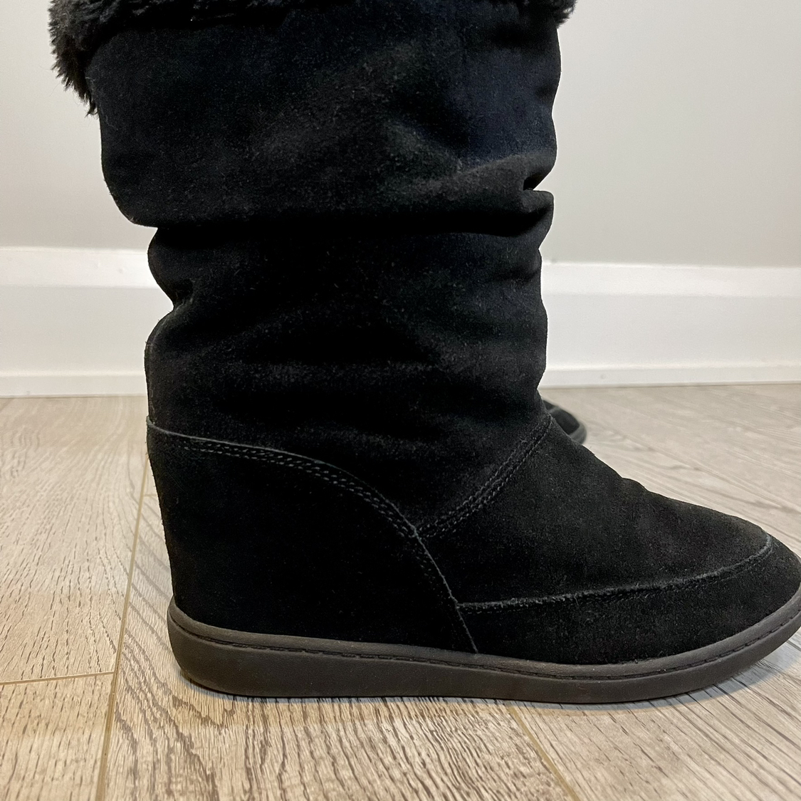 Skechers Winter Boots with Hidden Heel | 7.5 US - photo 4