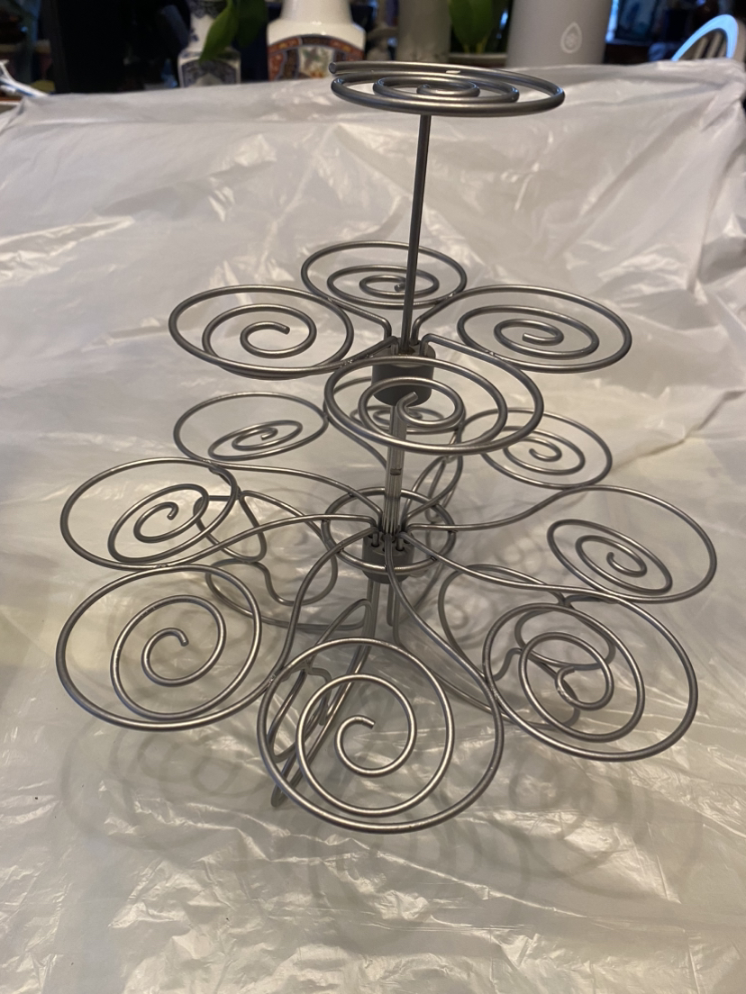 #sellinspree Cupcake stand image indicator(2)