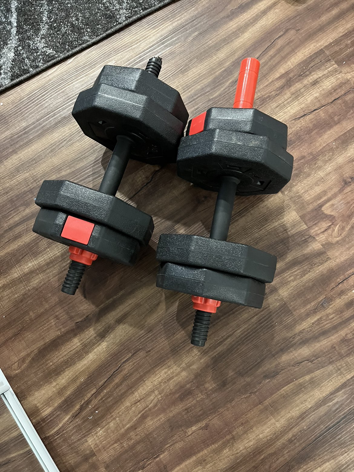 Adjustable Dumbells thumbnail