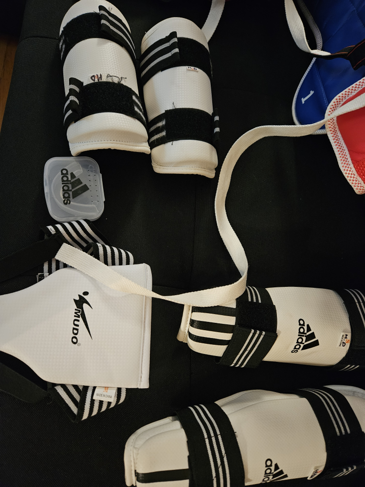 Kid's Taekwondo Equip. (Adidas) - photo 2