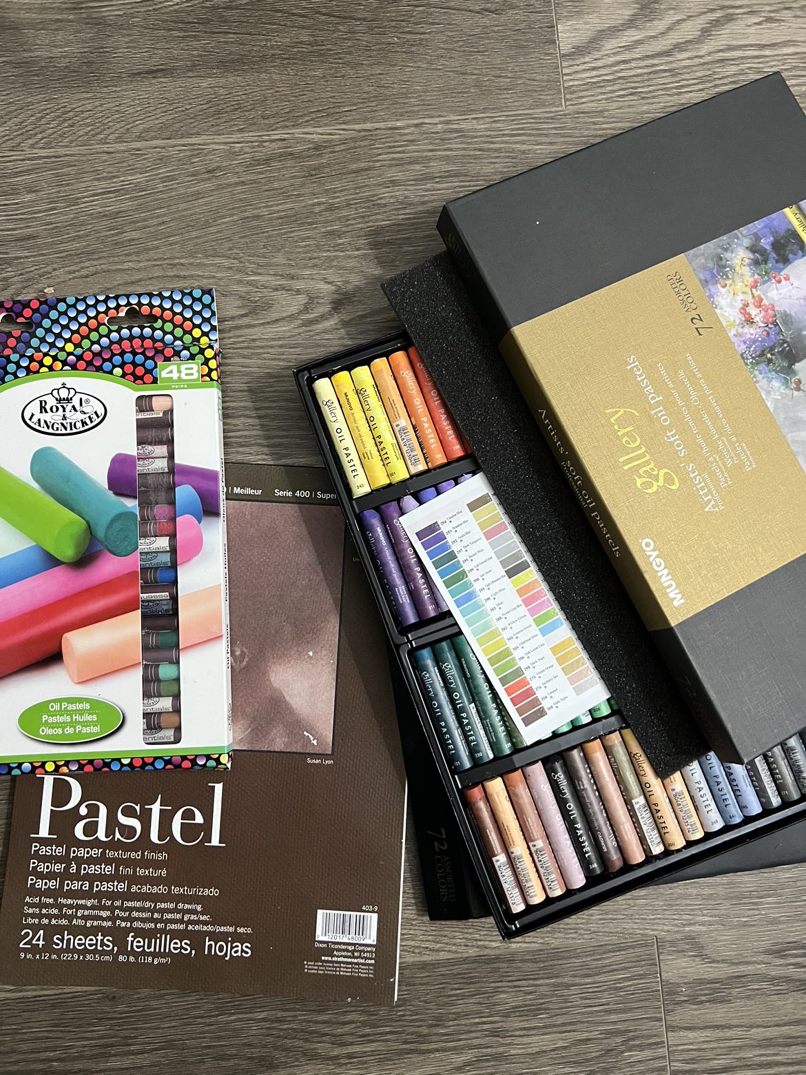(Moving Sale) Oil Pastels & Pastel Paper thumbnail