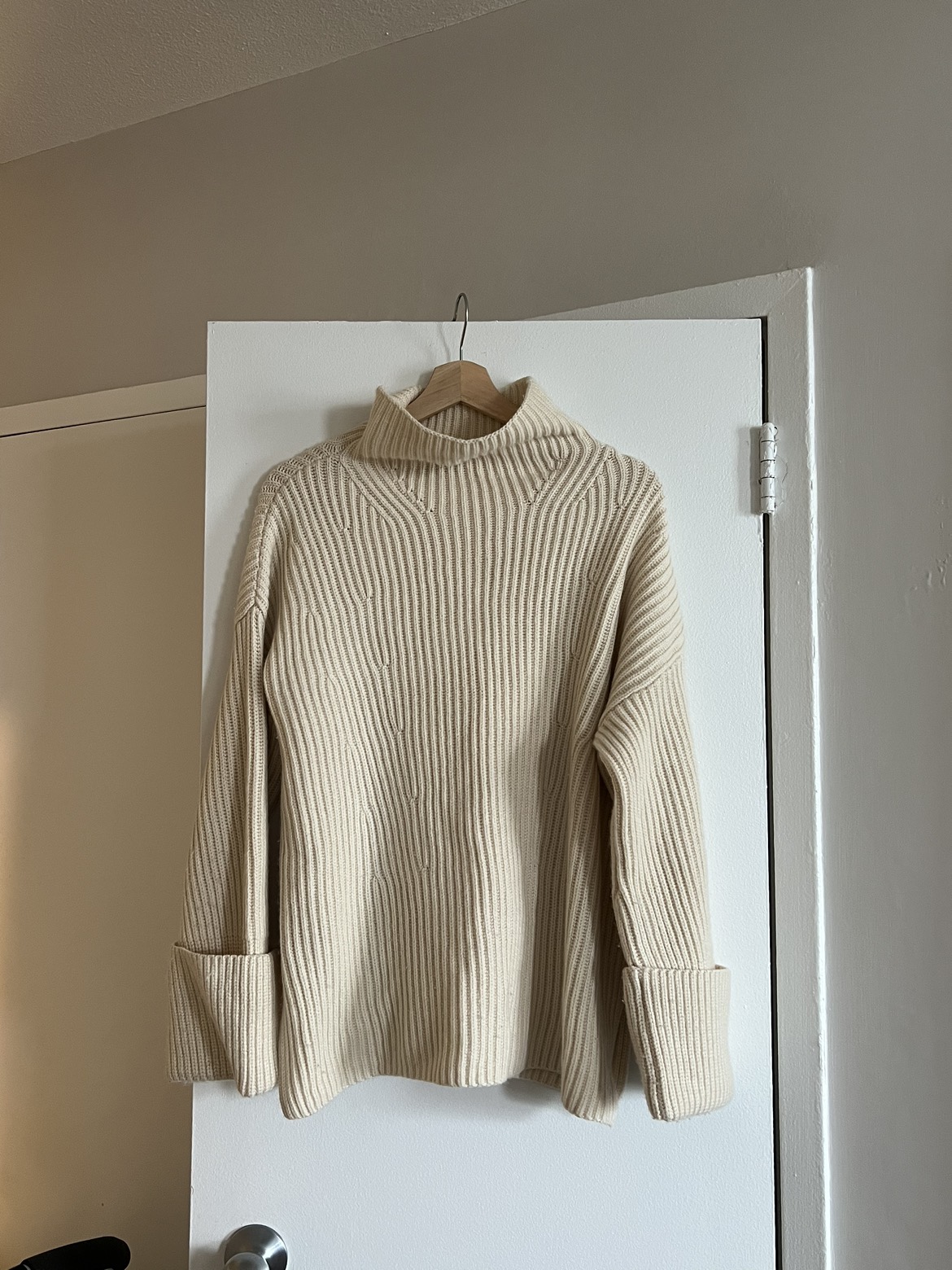 Banana Republic cashemere sweater thumbnail