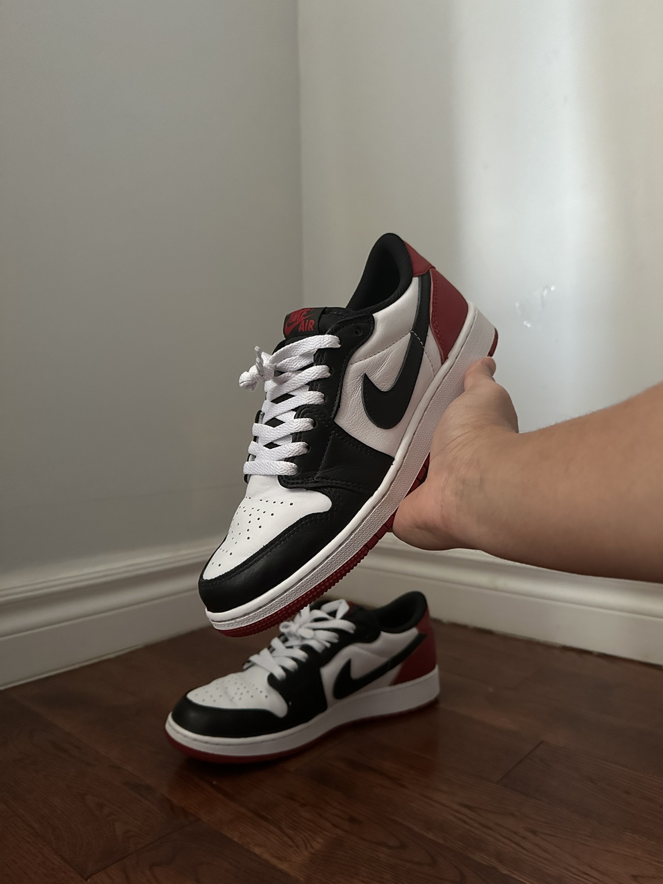 Jordan 1 low "black toe"