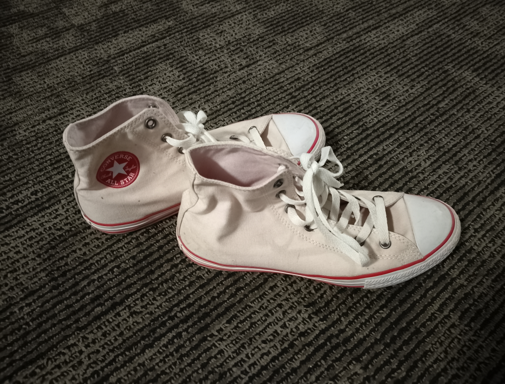 Final Price converse shoes thumbnail