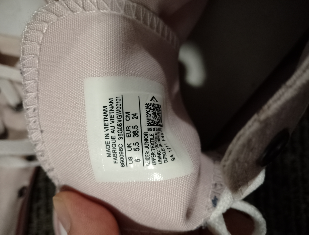 Final Price converse shoes image indicator(2)