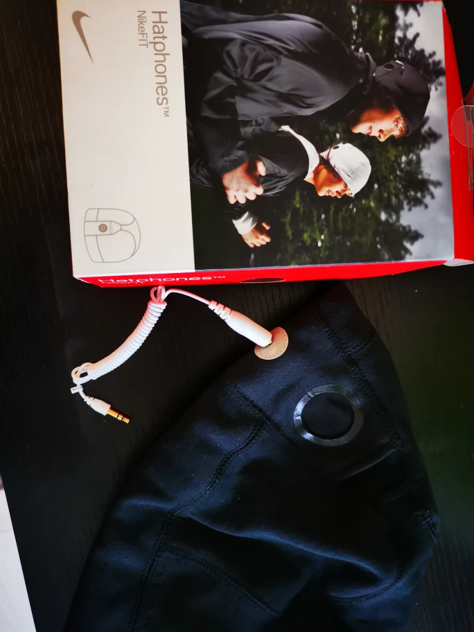 Hatphones