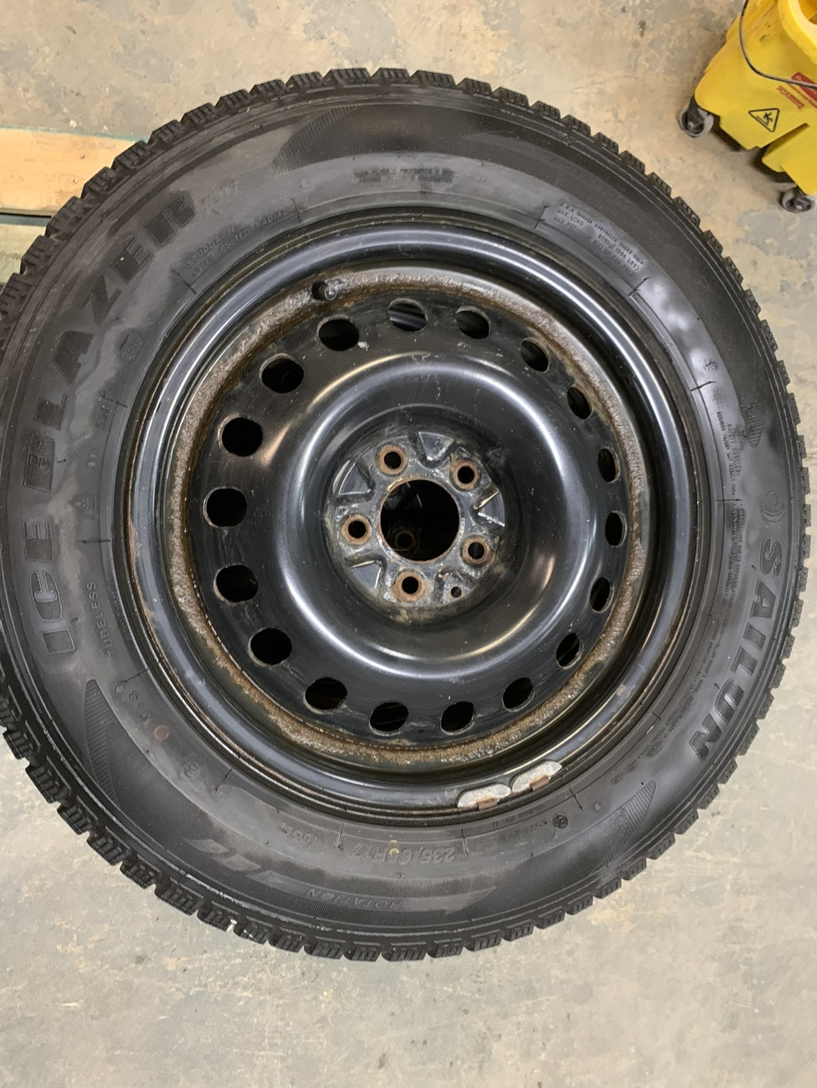 Winter tires with rims - photo 2