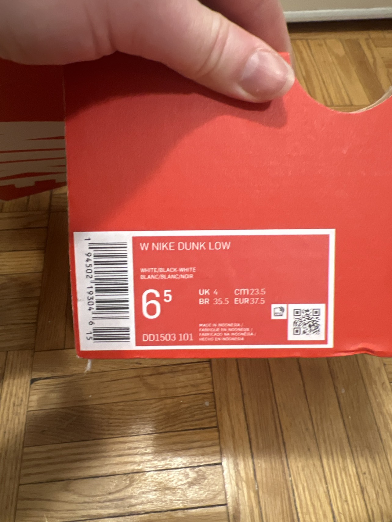 Nike Panda Dunk Low - 6.5 image indicator(2)