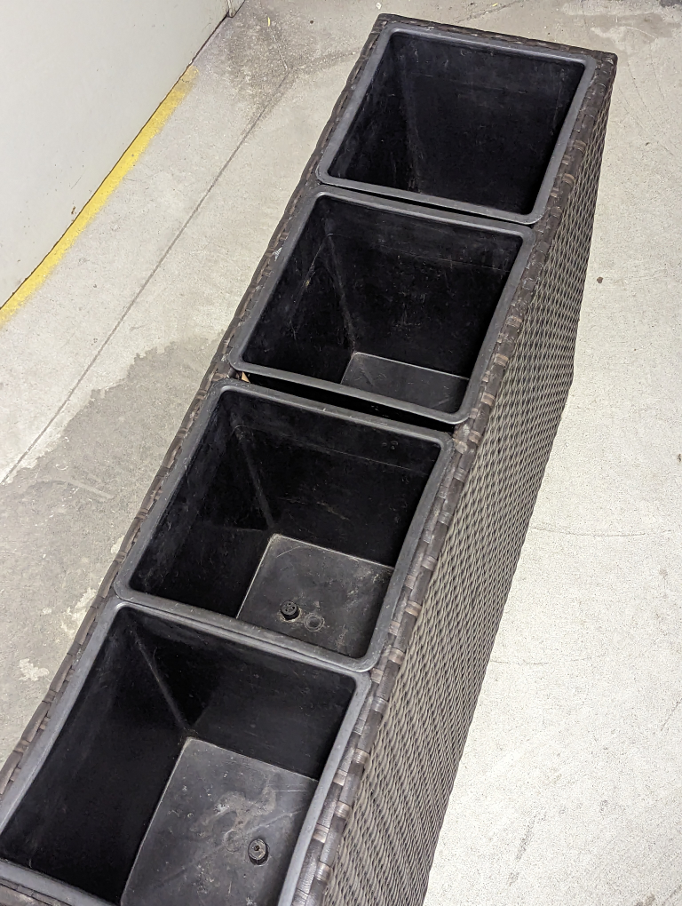 Planter with 4 pots (indoor/outdoor) #SellingSpree image indicator(3)