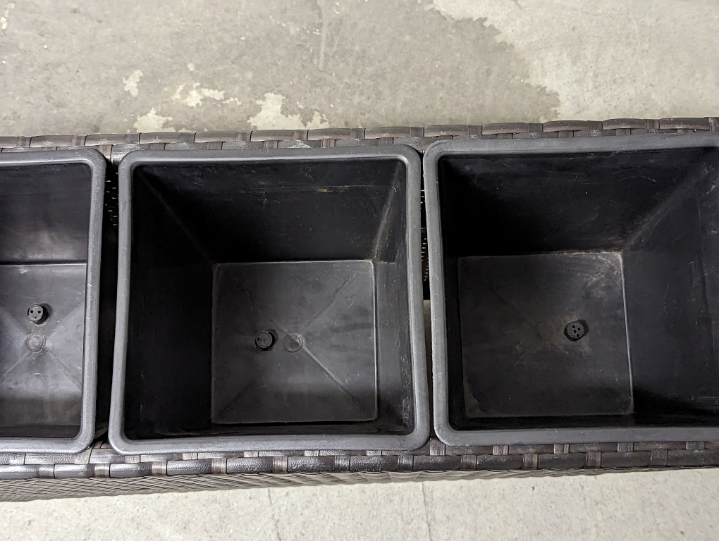 Planter with 4 pots (indoor/outdoor) #SellingSpree image indicator(4)