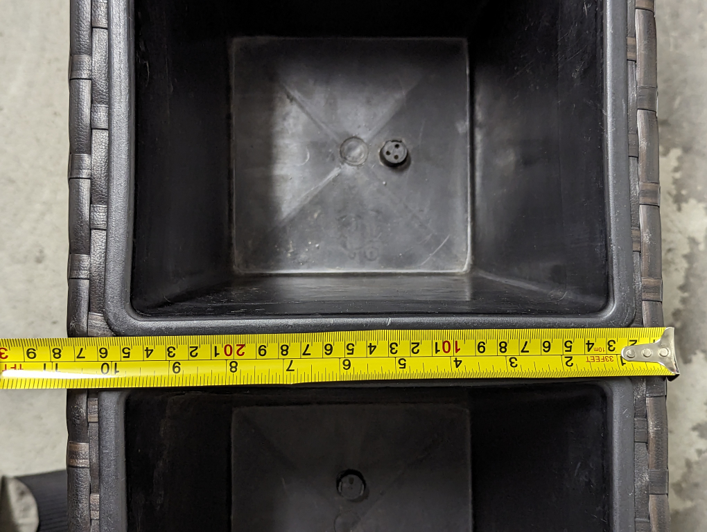 Planter with 4 pots (indoor/outdoor) #SellingSpree image indicator(6)