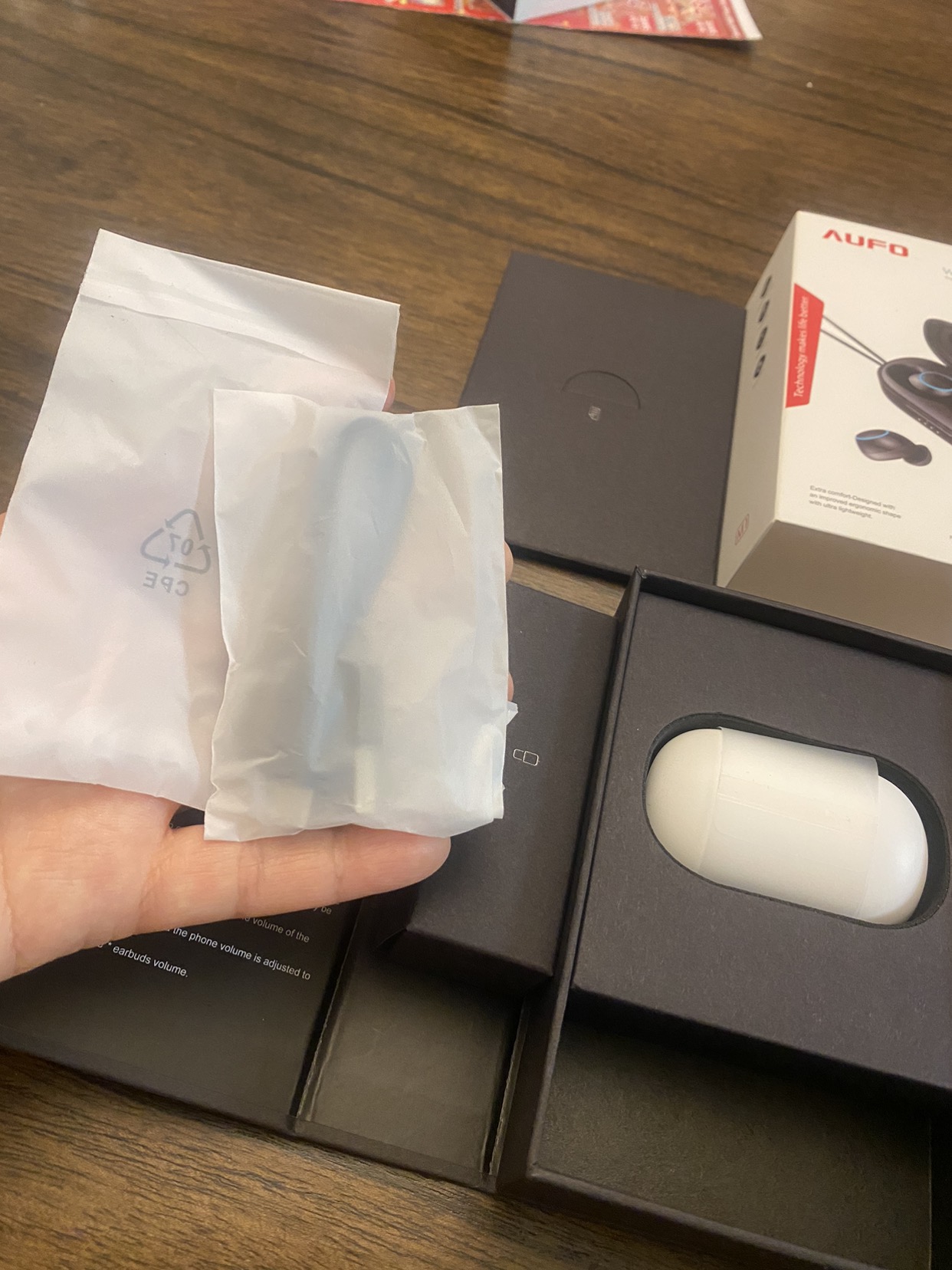 Brand new wireless earbuds image indicator(5)