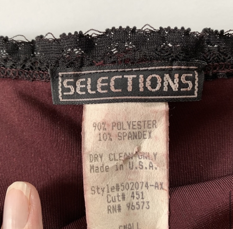 Perfect UNWORN Velvety Burgundy/Bordeaux Colour Party Dress image indicator(5)