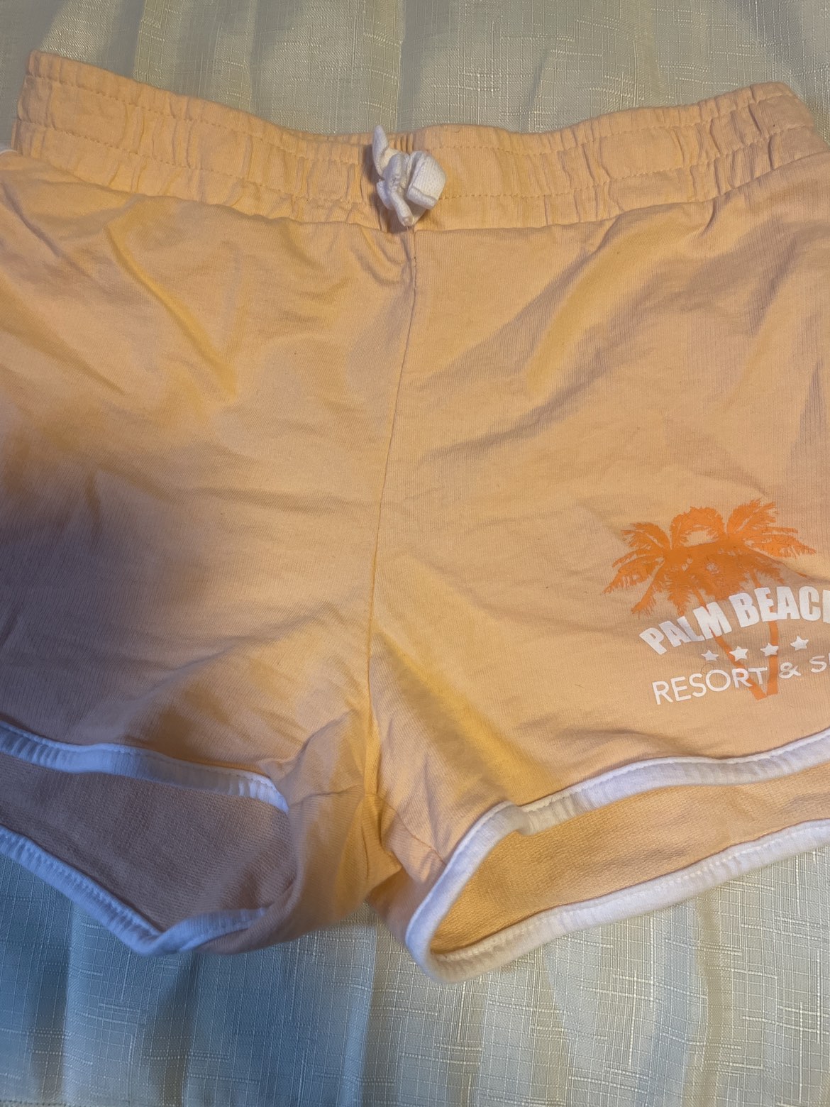 Girls T and shorts image indicator(2)