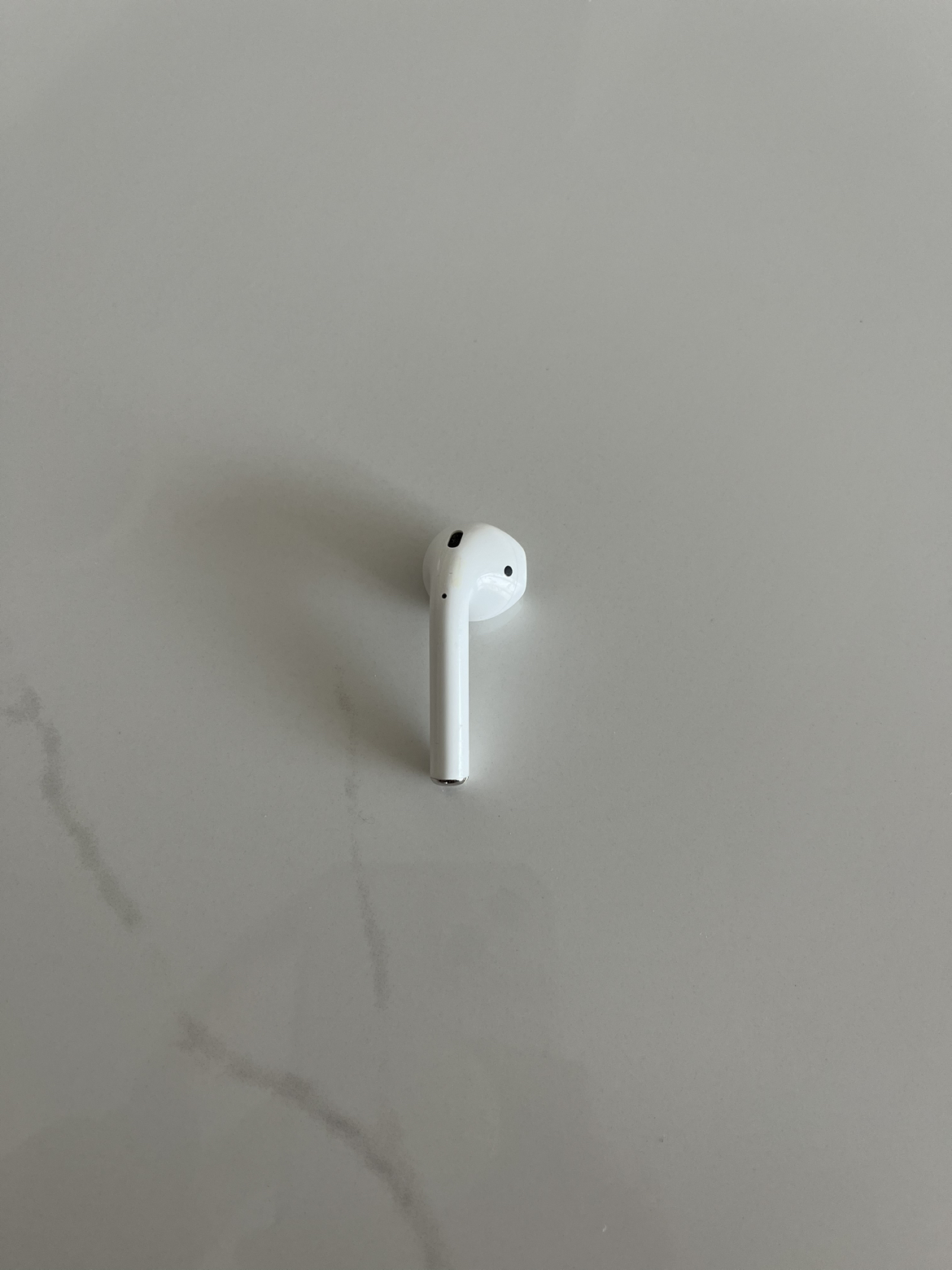 Right AirPod - Gently Used #NYCSellingSpree