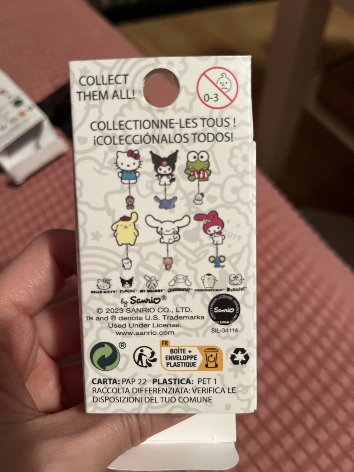 Pompompurin “Friend charm” blindbox enamel pin image indicator(3)