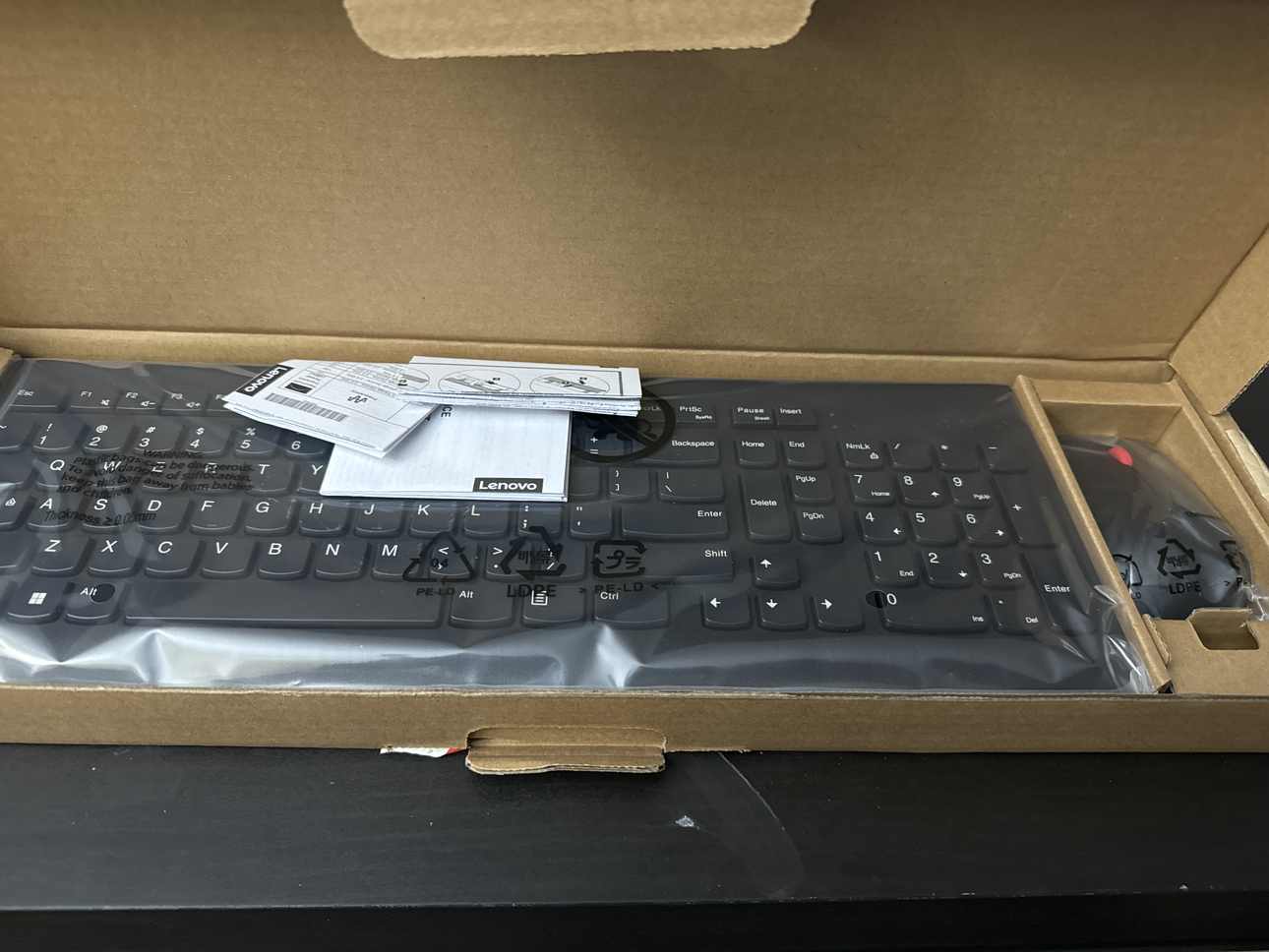 Keyboard and wireless mouse - photo 2