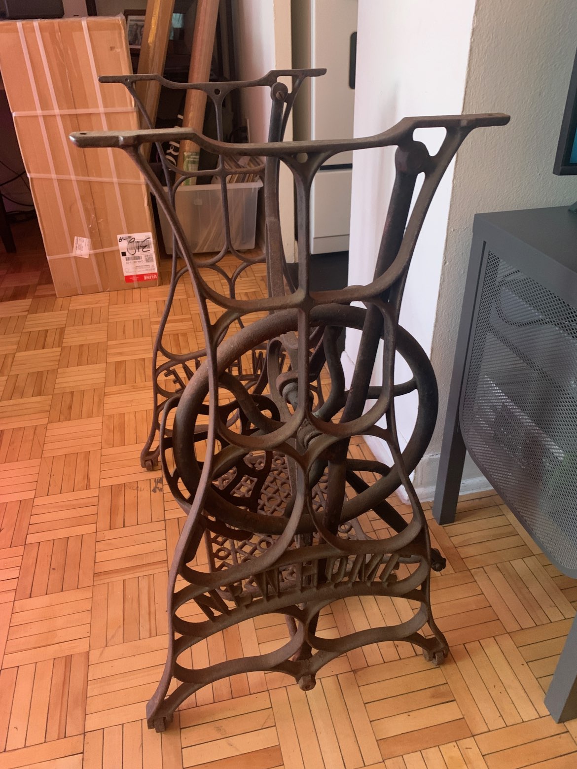 Antique rusty iron base - photo 3