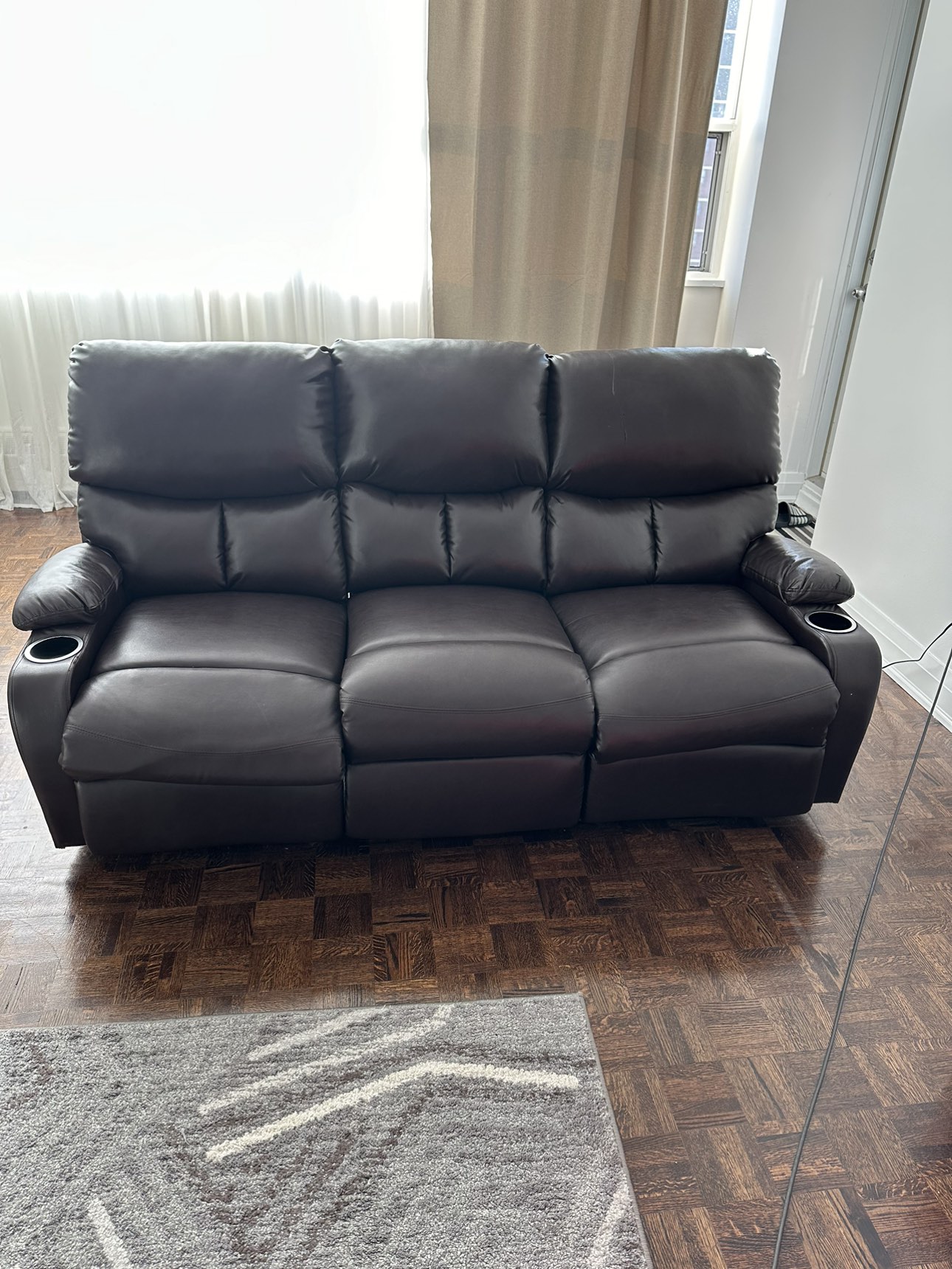 Brown lether sofa