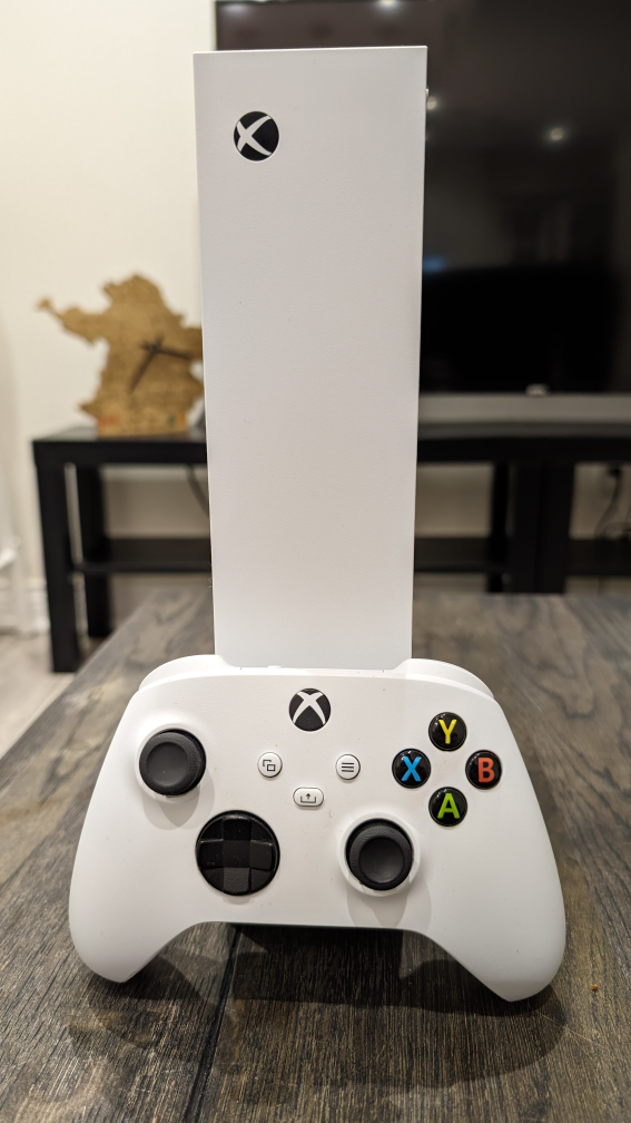 Xbox Series S & Controller thumbnail