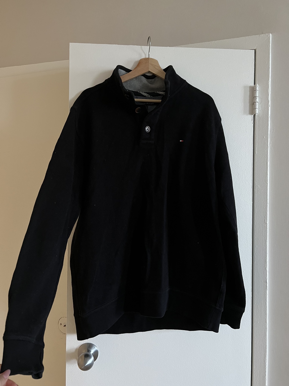 Men’s Tommy Hilfiger Sweater thumbnail