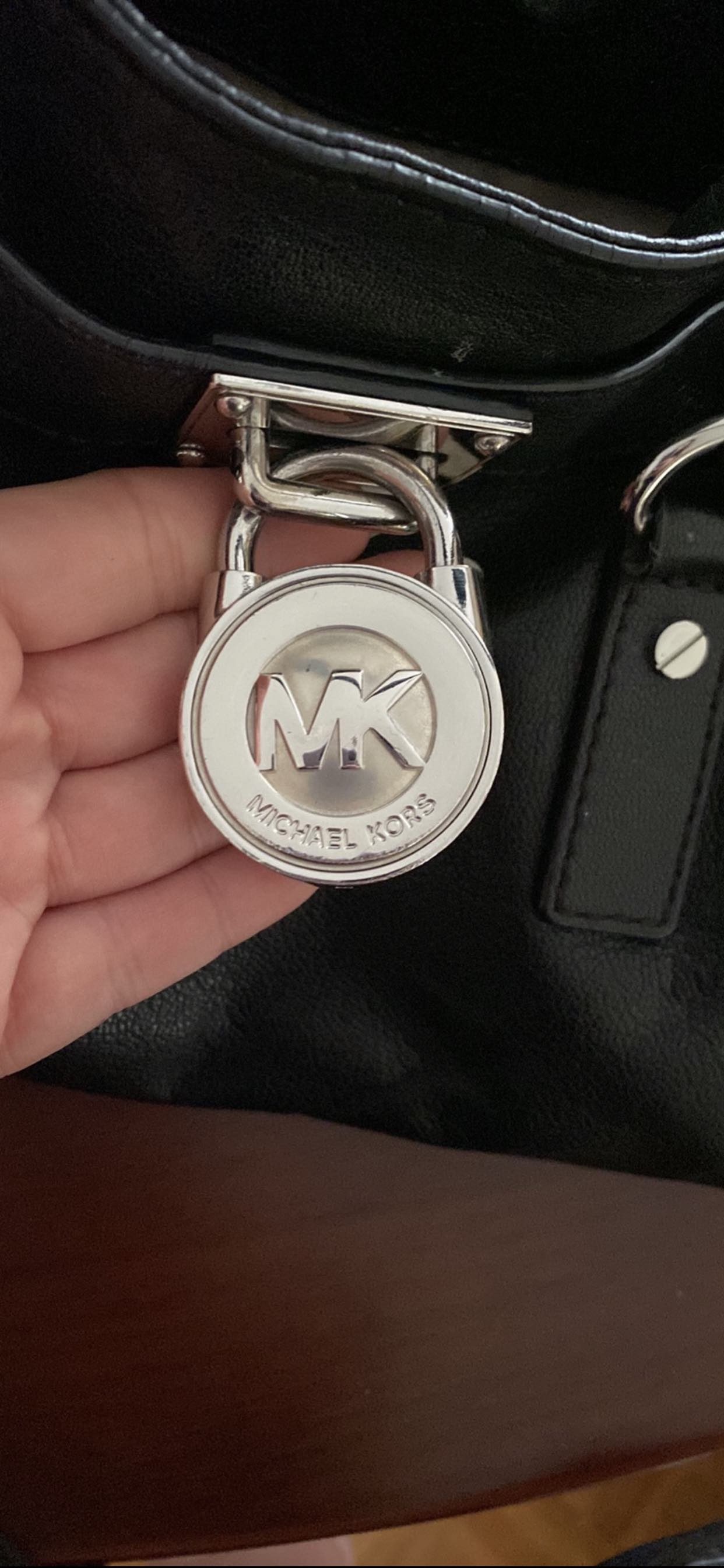 Michael Kors Purse image indicator(3)