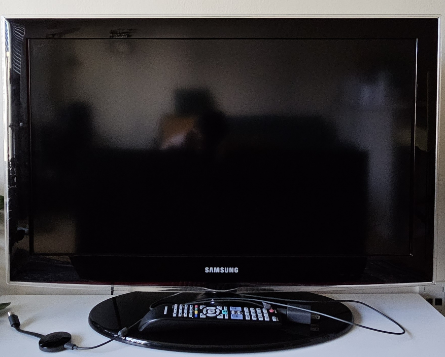 32 inches TV