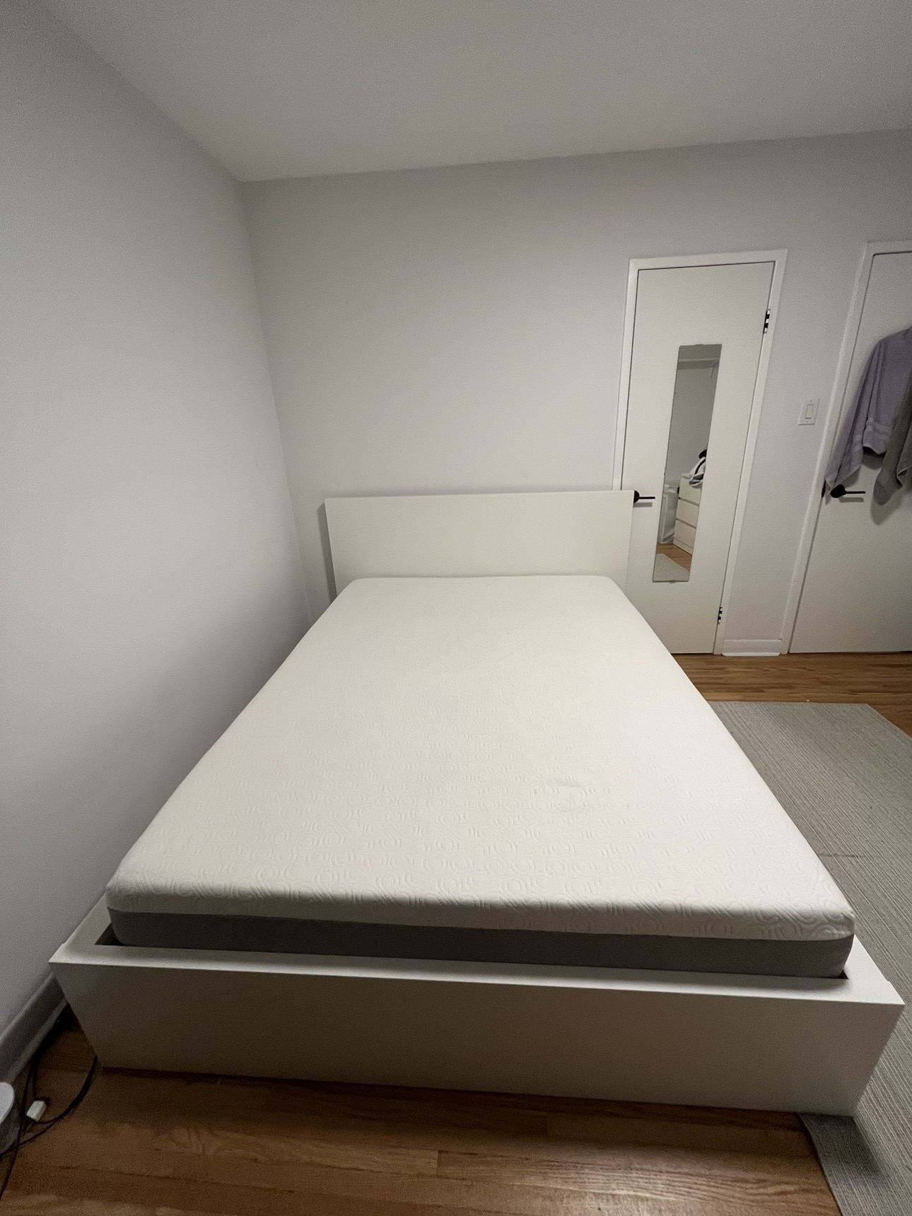 Ikea Malm Bed Frame (Queen) thumbnail