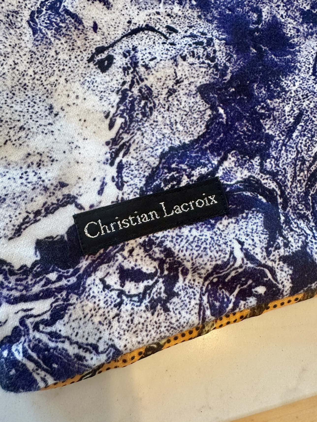 Throw pillow cover: Christian Lacroix - photo 2
