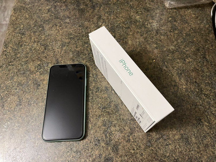 iPhone 11 128 gb - photo 2
