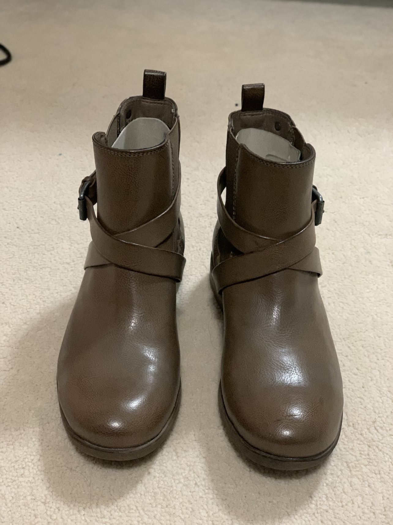 Brand-new Roxy shoes, size 6 image indicator(2)